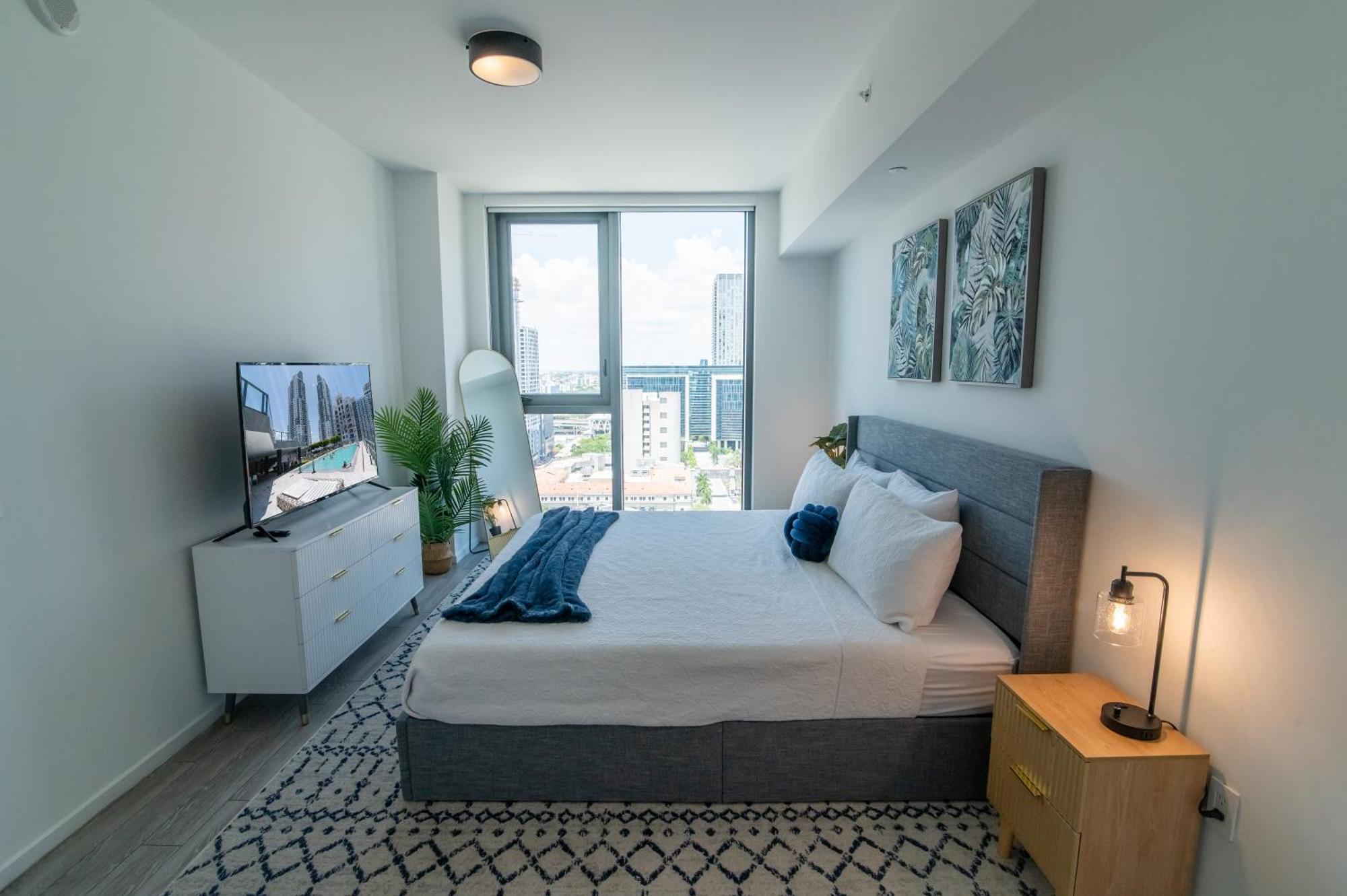 Luxurious King Bed Suite In Downtown Miami Exterior foto